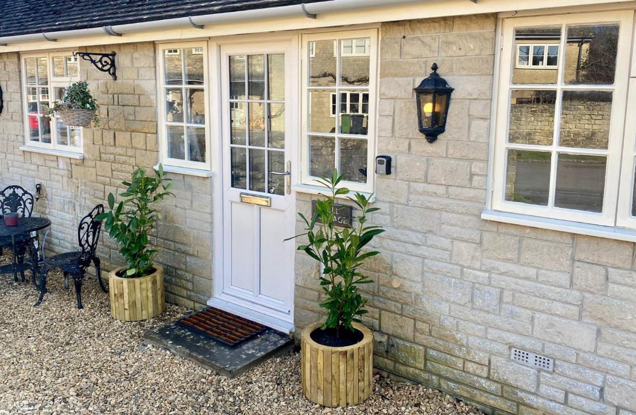 Well Cottage: A Cotswold Cottage At The Heart Of The Village Of Crudwell Eksteriør billede