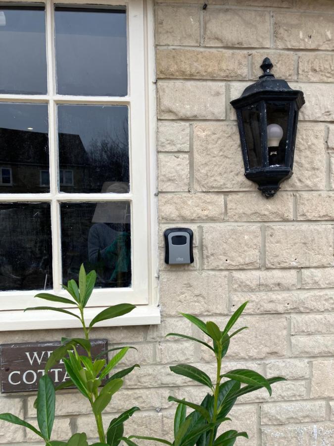 Well Cottage: A Cotswold Cottage At The Heart Of The Village Of Crudwell Eksteriør billede